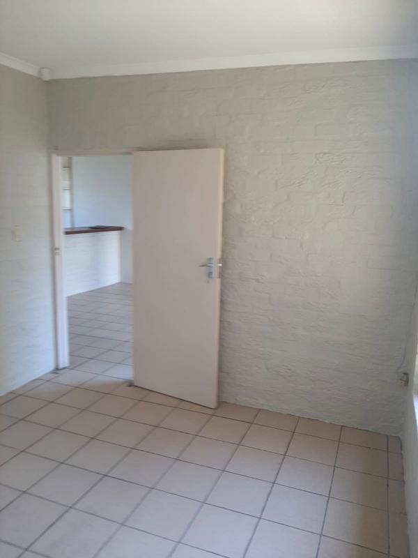 To Let 2 Bedroom Property for Rent in Goodwood Central Western Cape